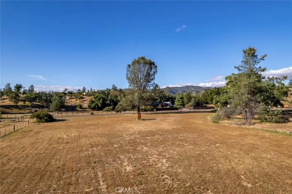 1350 Parkhill Santa Margarita, CA 93453