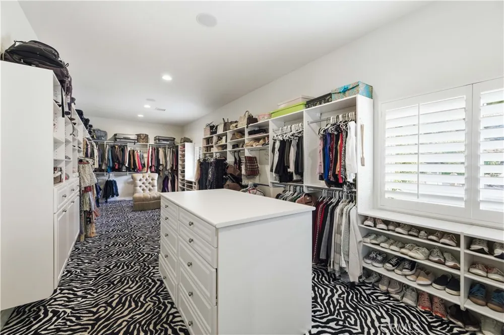 40250 Maestro Palmdale, CA 93551