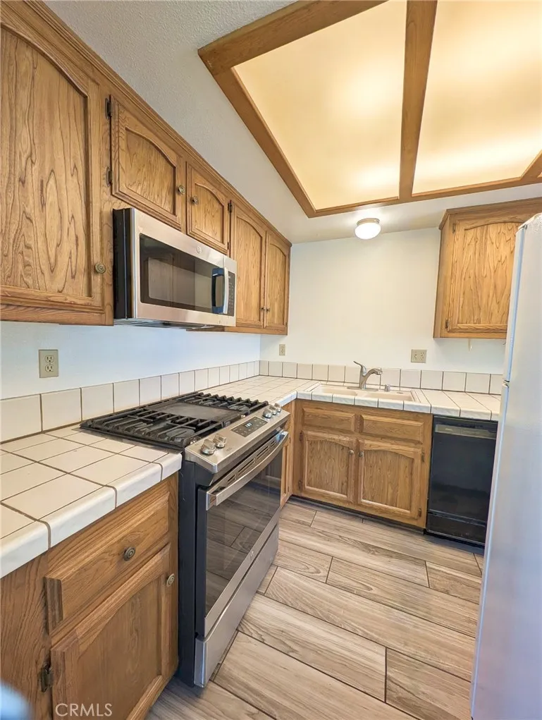 1813 Newport Grover Beach, CA 93433