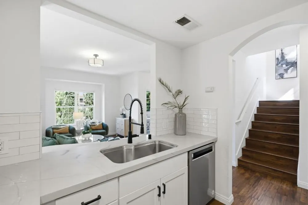 418 E Evelyn Avenue #202 Sunnyvale, CA 94086