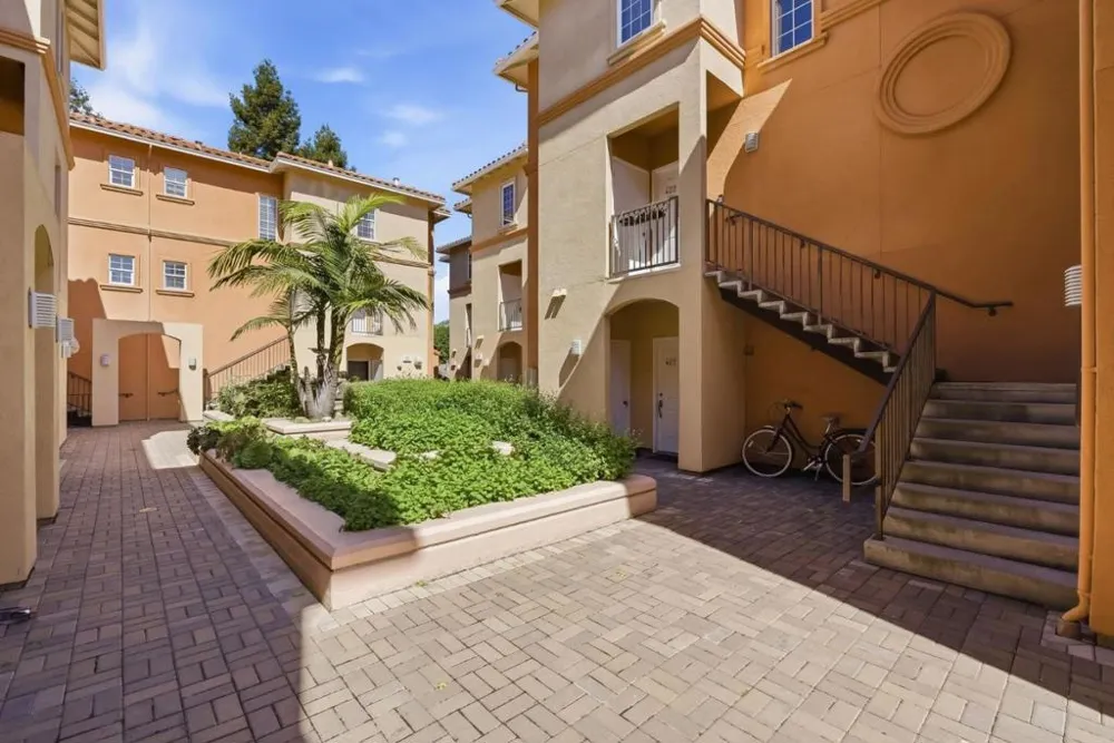 418 E Evelyn Avenue #202 Sunnyvale, CA 94086