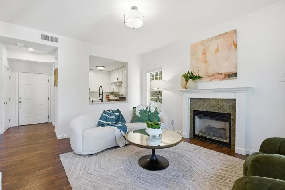 418 E Evelyn Avenue #202 Sunnyvale, CA 94086
