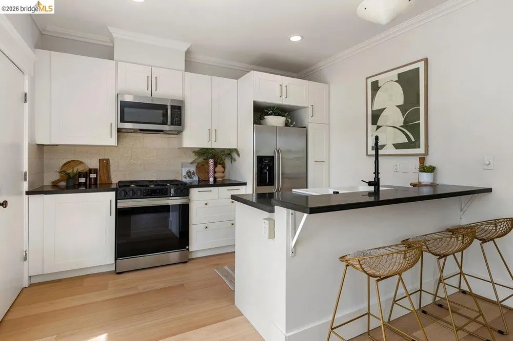 851 Arlington Ave Oakland, CA 94608