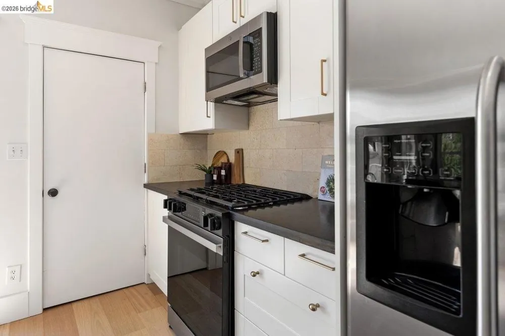 851 Arlington Ave Oakland, CA 94608