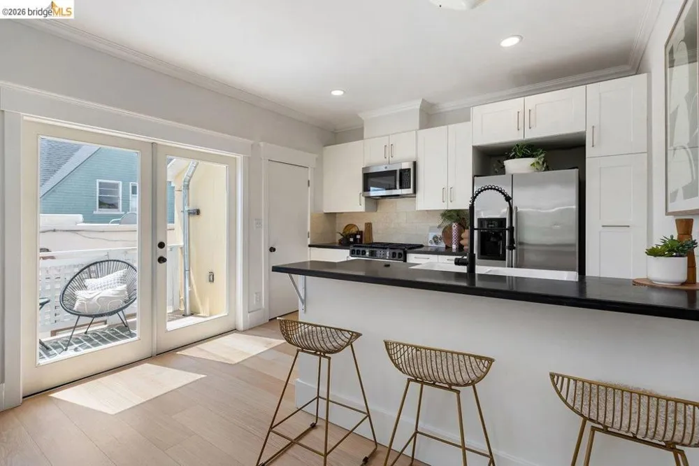 851 Arlington Ave Oakland, CA 94608