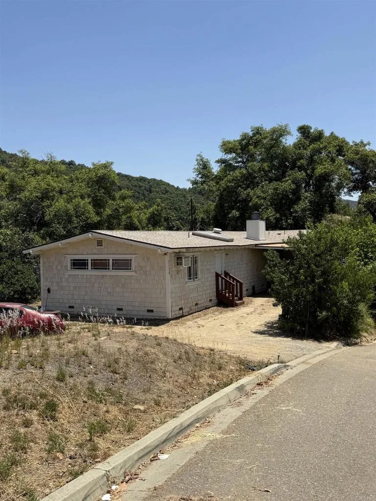 3137 E Valley Parkway Escondido, CA 92027