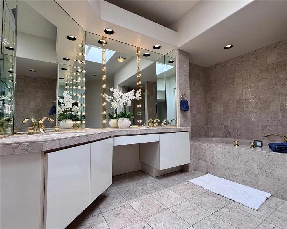 44100 LAKESIDE DR Indian Wells, CA 92210