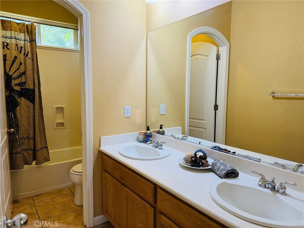 15185 Torrey Pines Circle Chowchilla, CA 93610