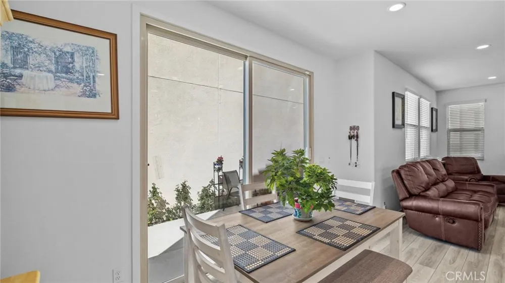 16282 Meadowhouse Avenue Chino, CA 91708