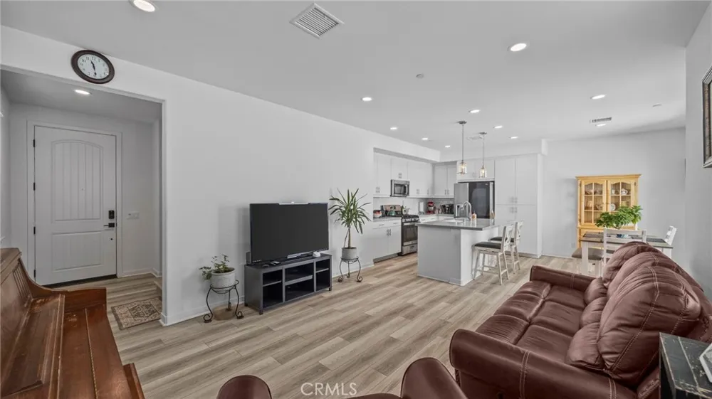 16282 Meadowhouse Avenue Chino, CA 91708