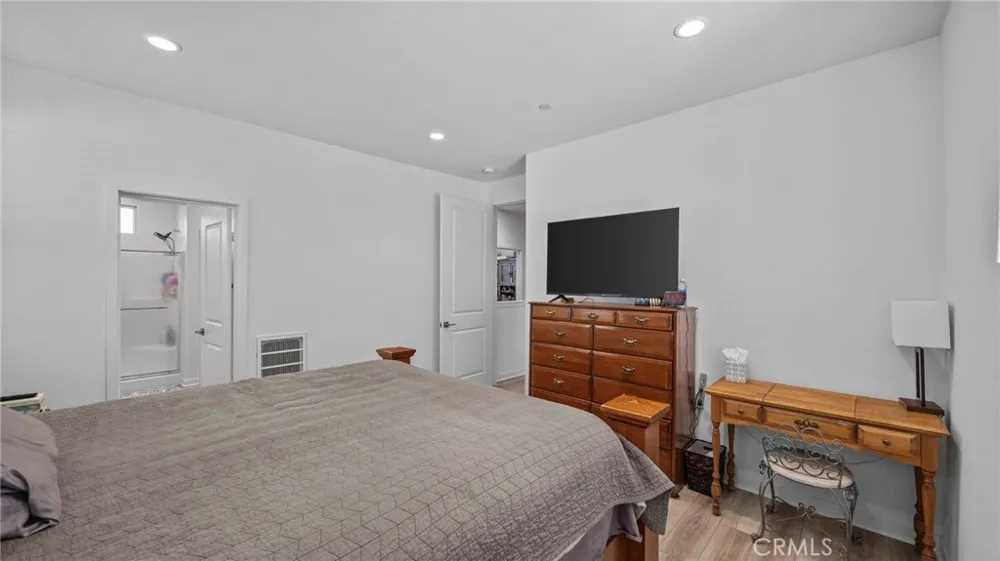 16282 Meadowhouse Avenue Chino, CA 91708