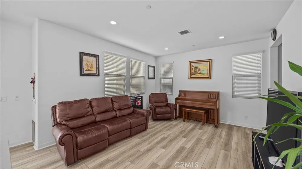 16282 Meadowhouse Avenue Chino, CA 91708