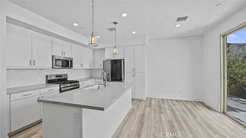 16282 Meadowhouse Avenue Chino, CA 91708