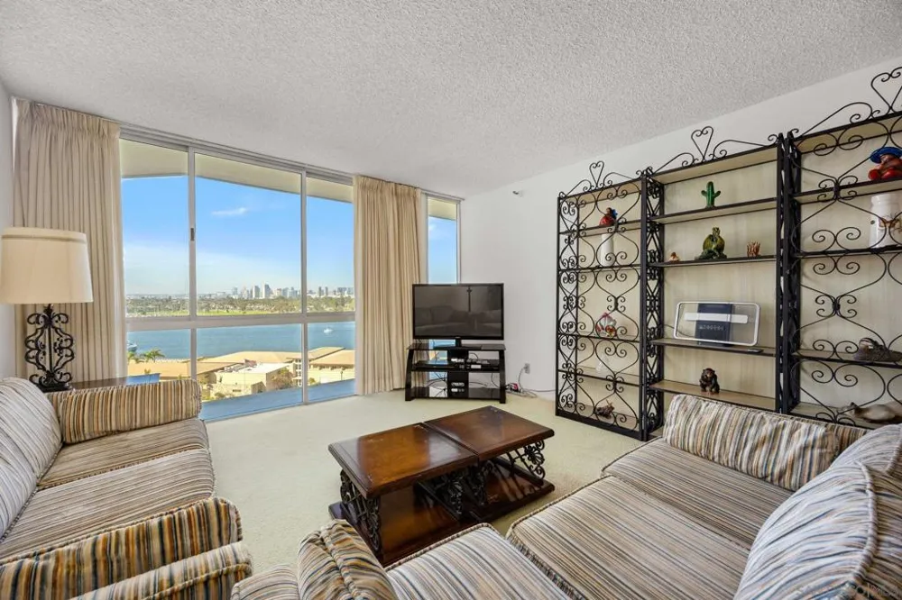 1820 Avenida del Mundo #807 Coronado, CA 92118