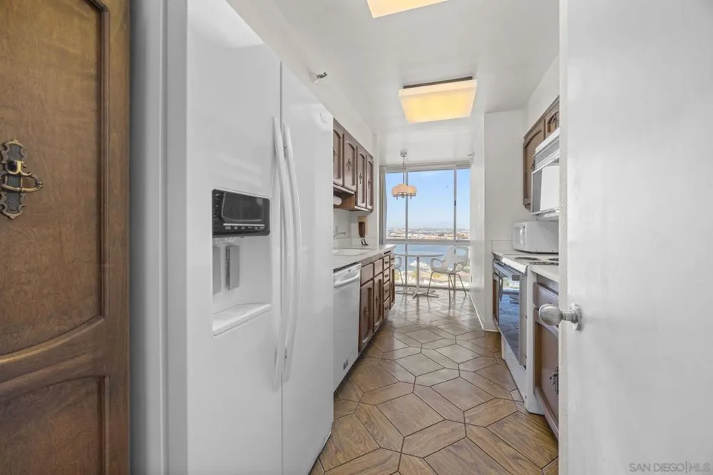 1820 Avenida del Mundo #807 Coronado, CA 92118