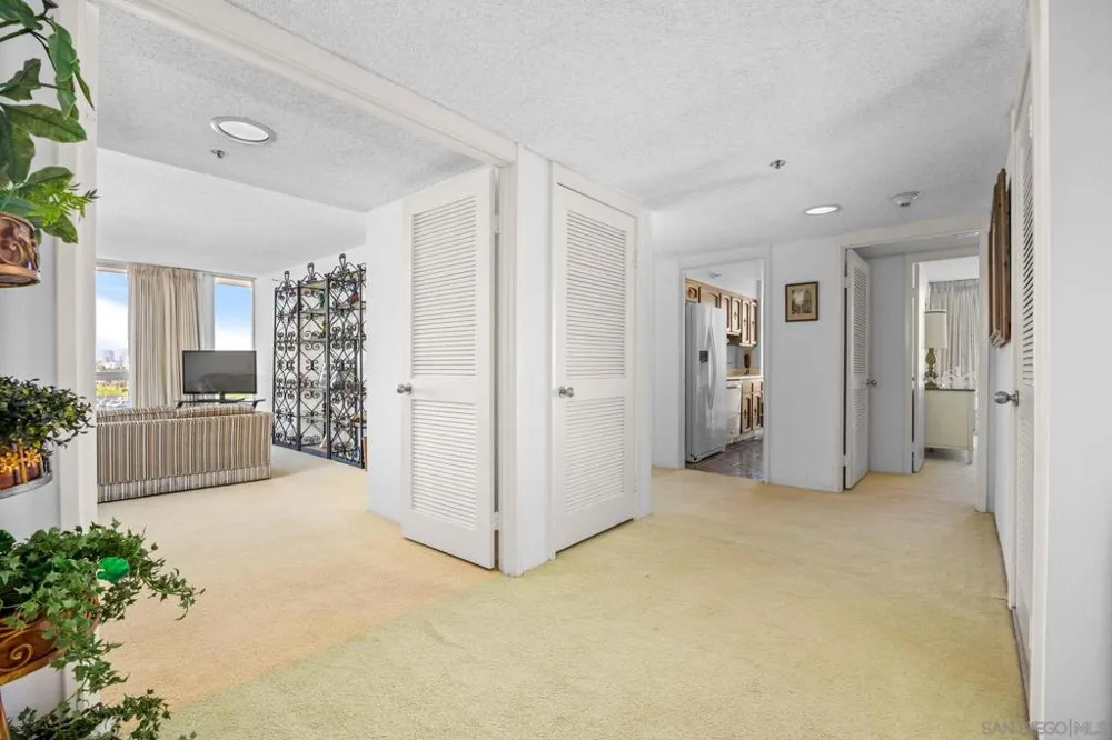 1820 Avenida del Mundo #807 Coronado, CA 92118