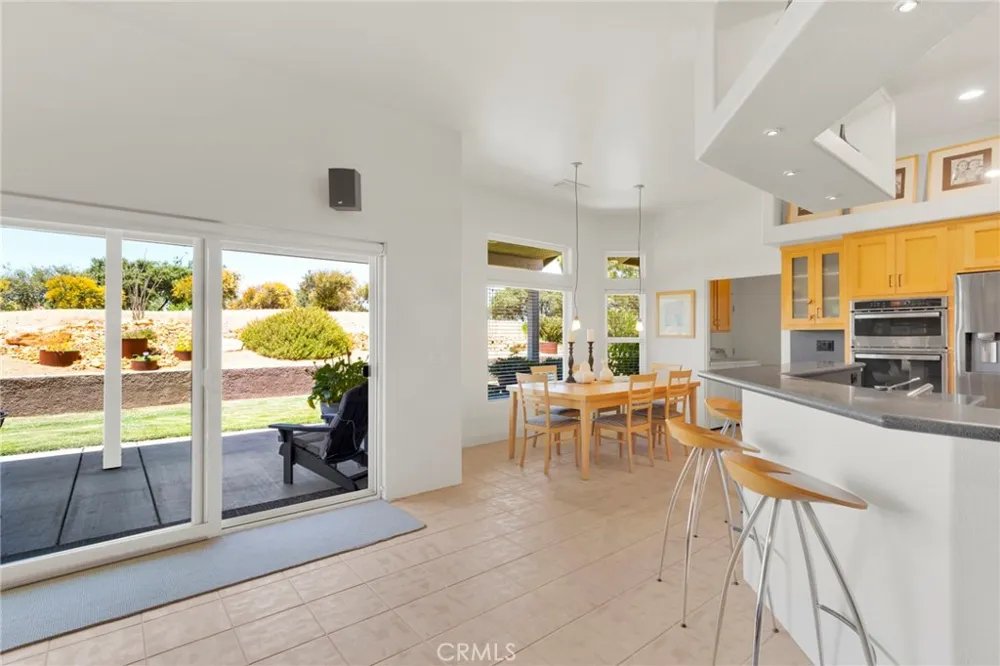 7031 Joshua Oak Hills, CA 92344