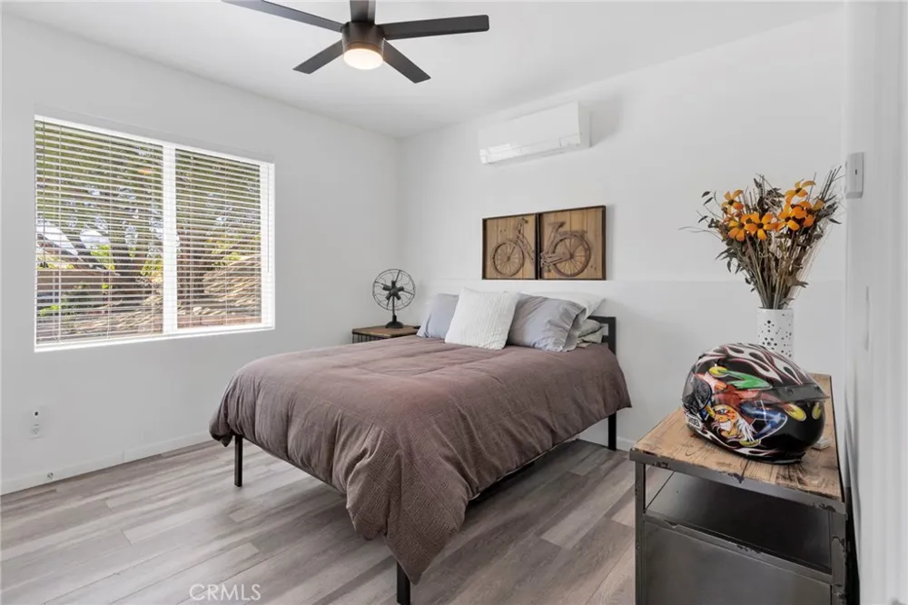 7031 Joshua Oak Hills, CA 92344