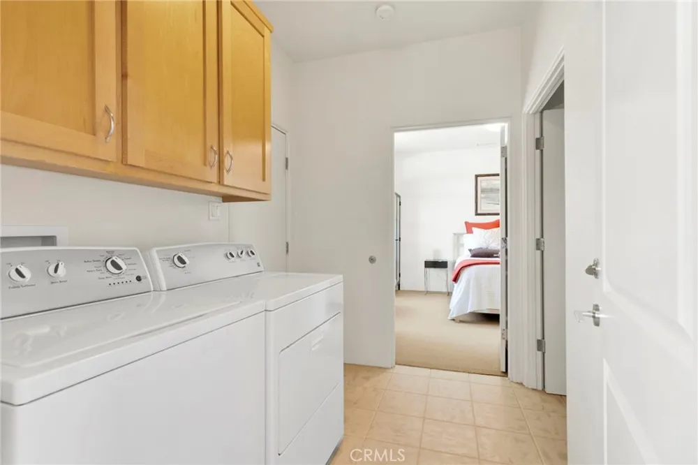 7031 Joshua Oak Hills, CA 92344
