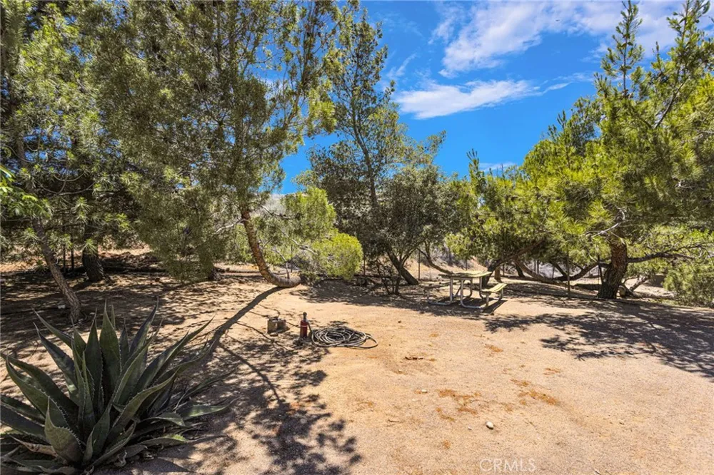 7031 Joshua Oak Hills, CA 92344
