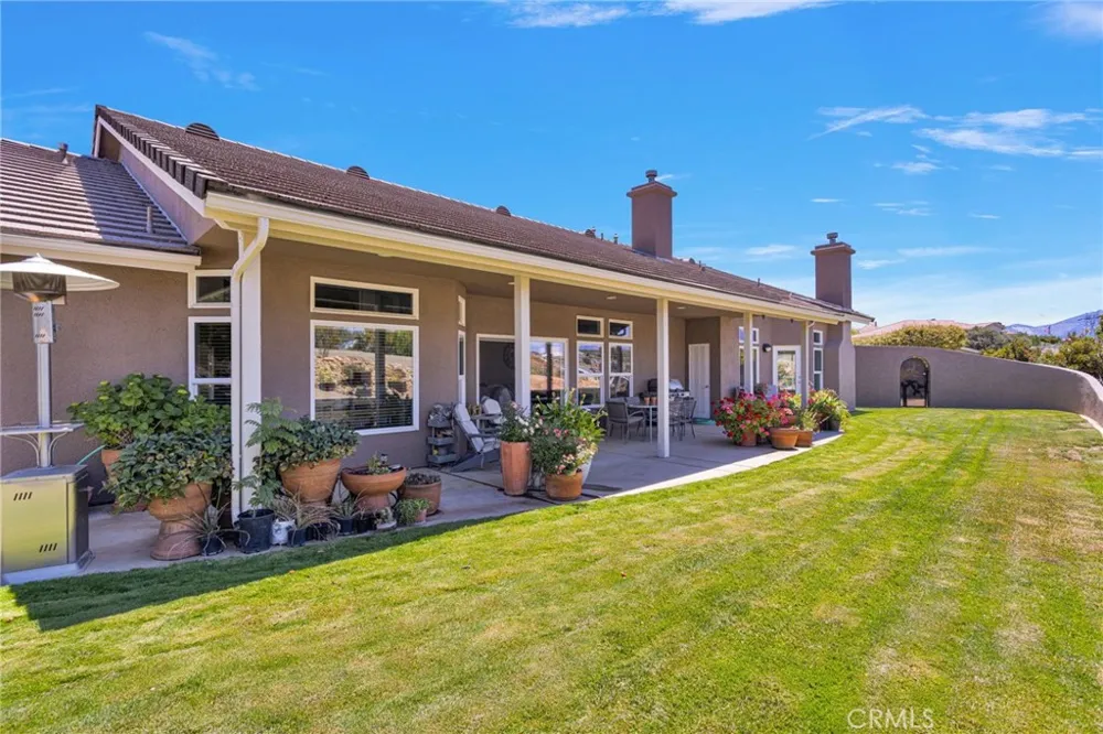 7031 Joshua Oak Hills, CA 92344