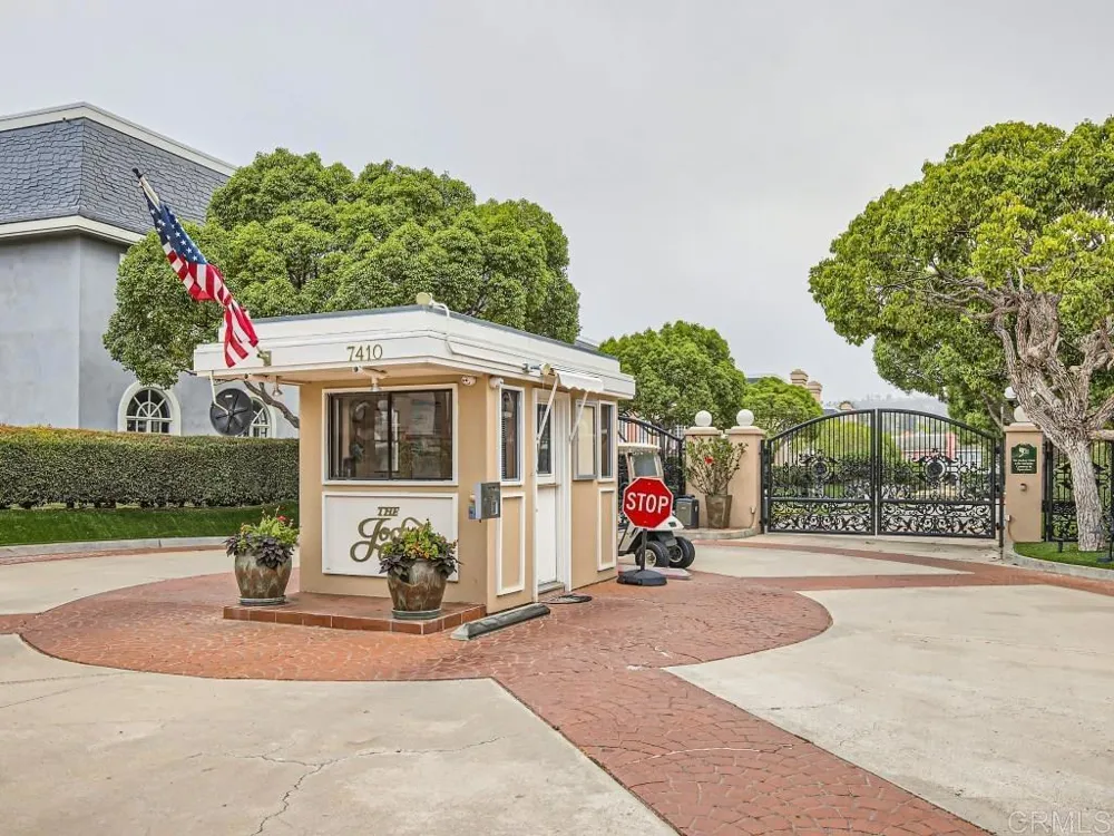 7429 Via De Fortuna Carlsbad, CA 92009