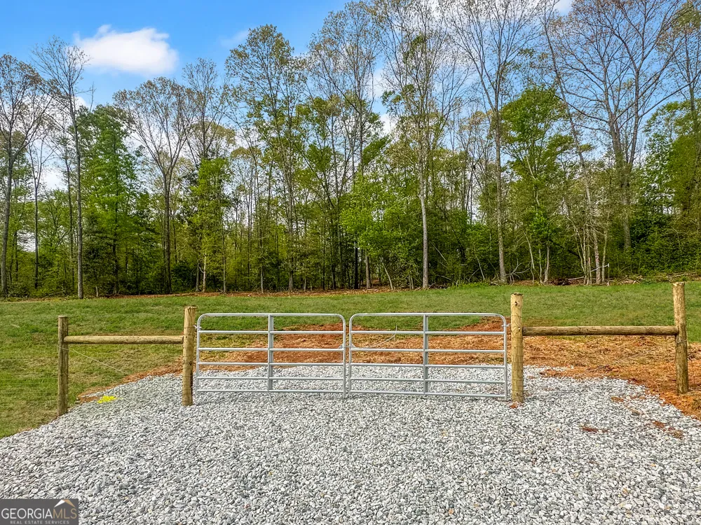 101 Broad River RD Eastanollee, GA 30538