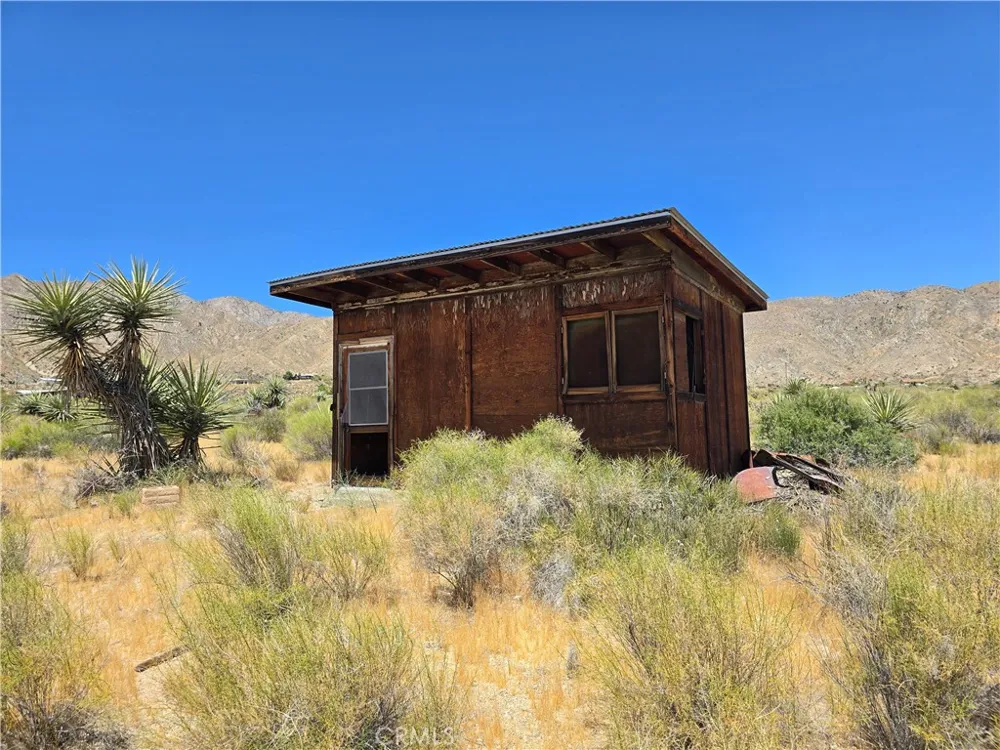 5 Apache Morongo Valley, CA 92256