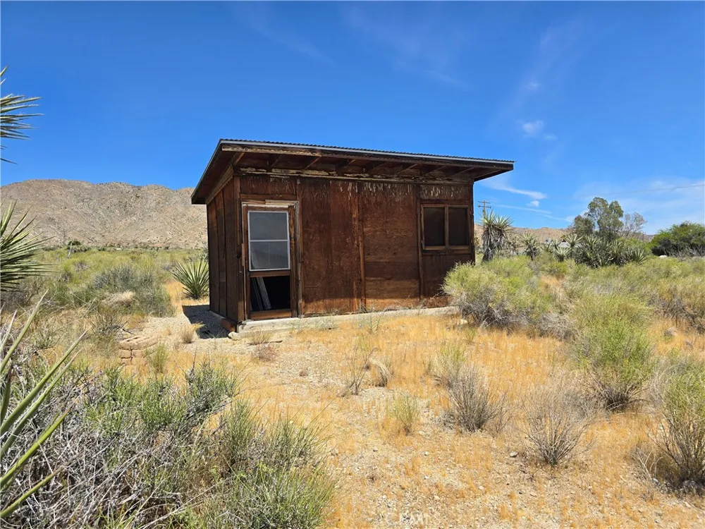 5 Apache Morongo Valley, CA 92256