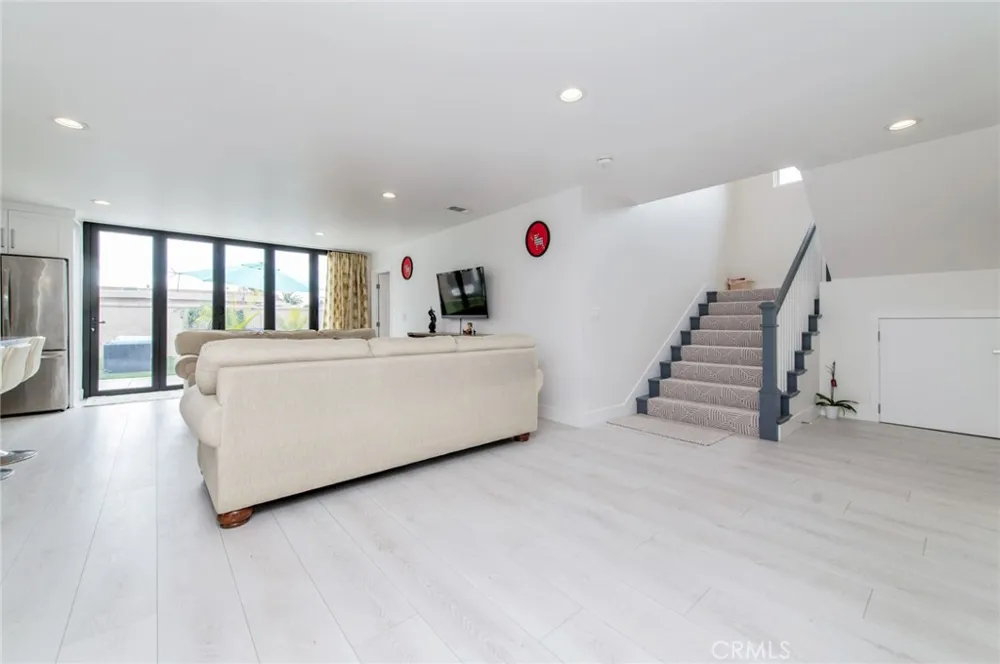 4512 Robinwood Irvine, CA 92604