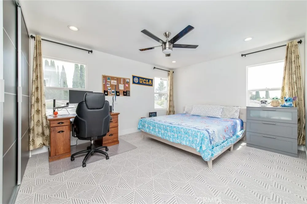 4512 Robinwood Irvine, CA 92604