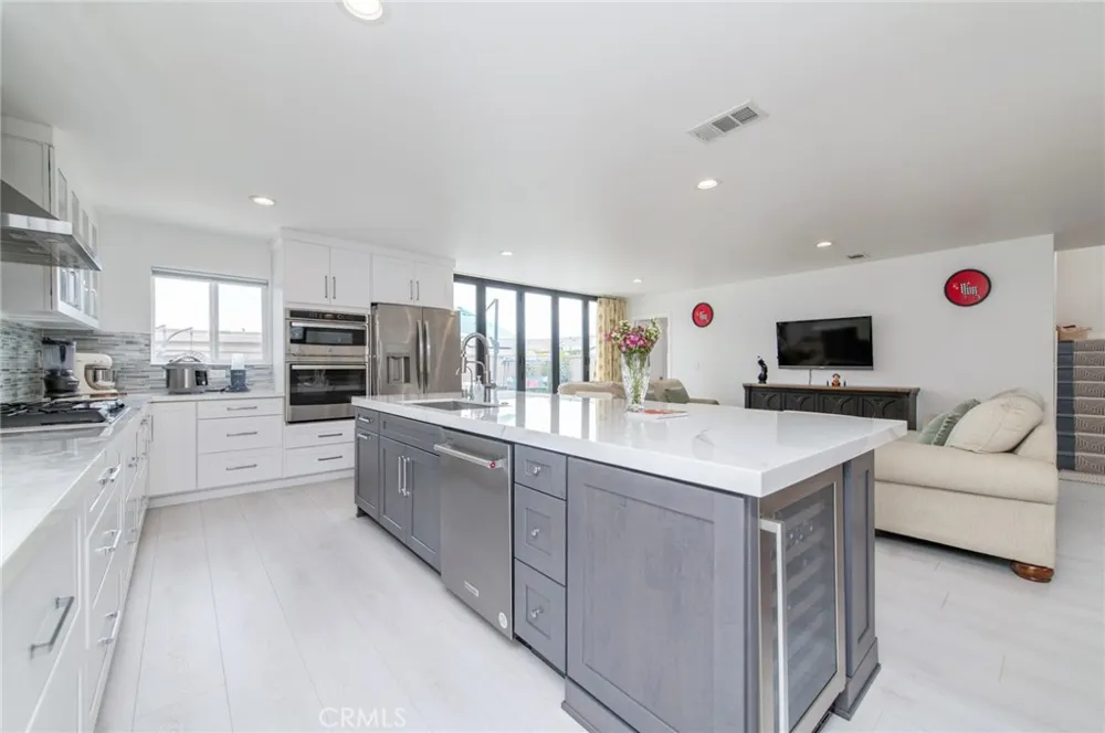 4512 Robinwood Irvine, CA 92604