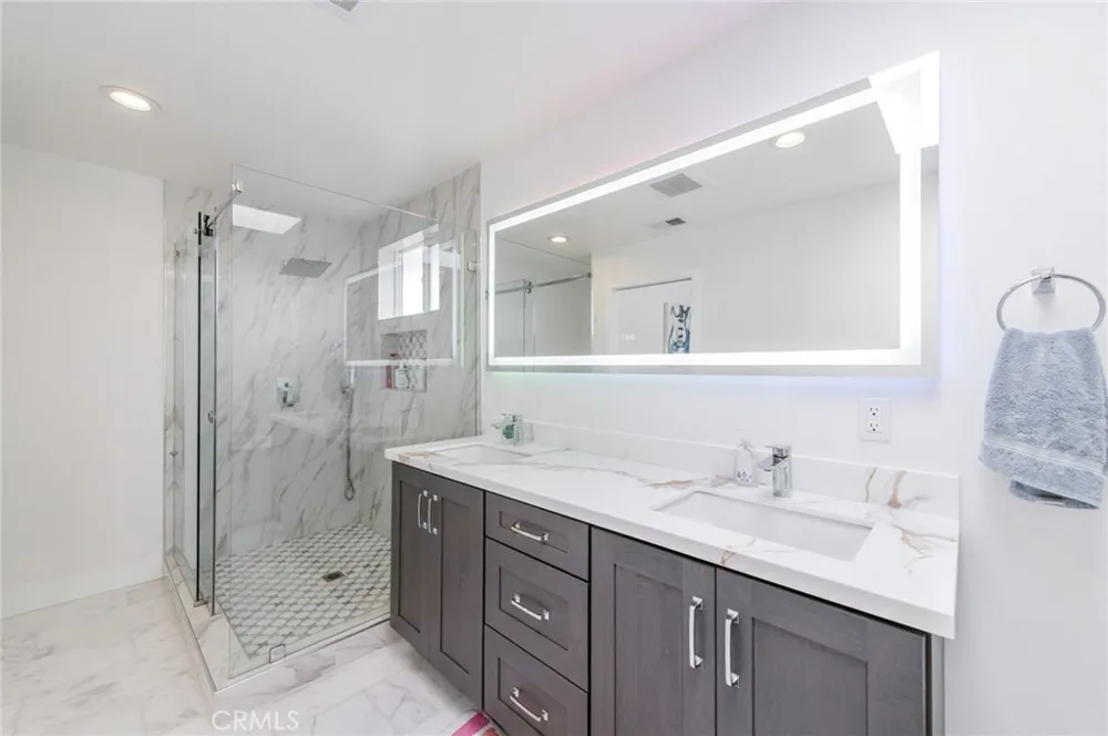 4512 Robinwood Irvine, CA 92604