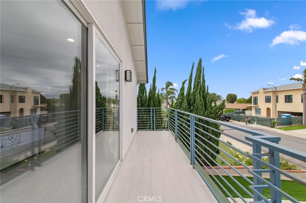 4512 Robinwood Irvine, CA 92604