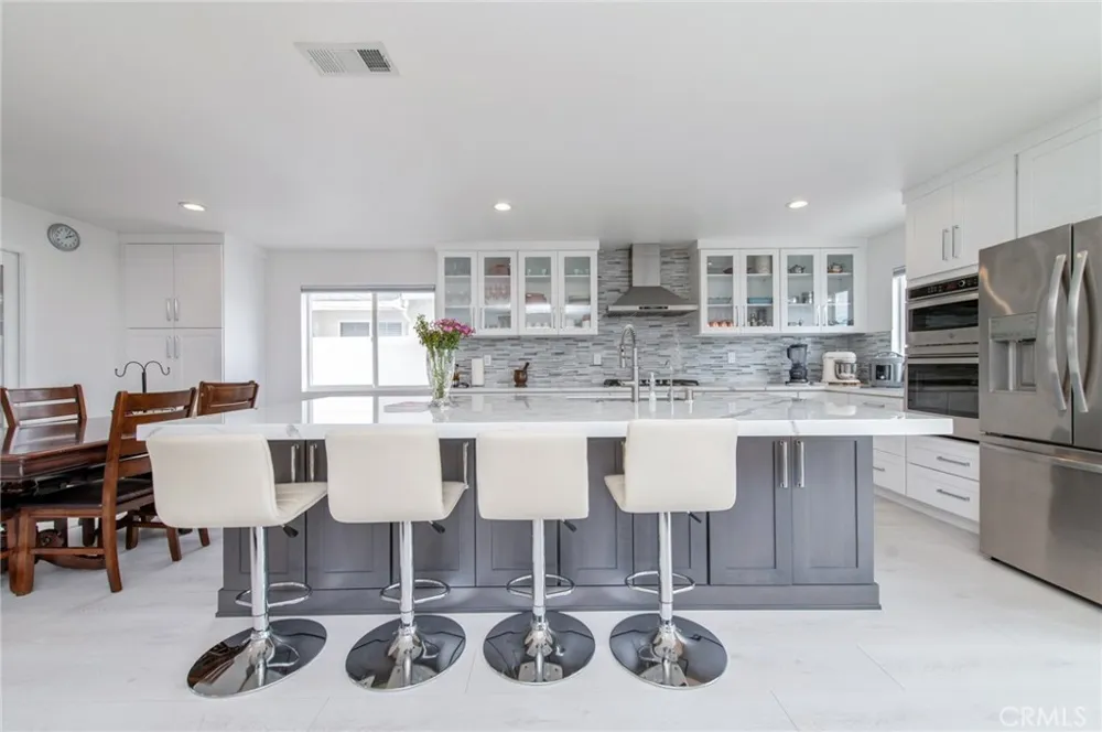 4512 Robinwood Irvine, CA 92604