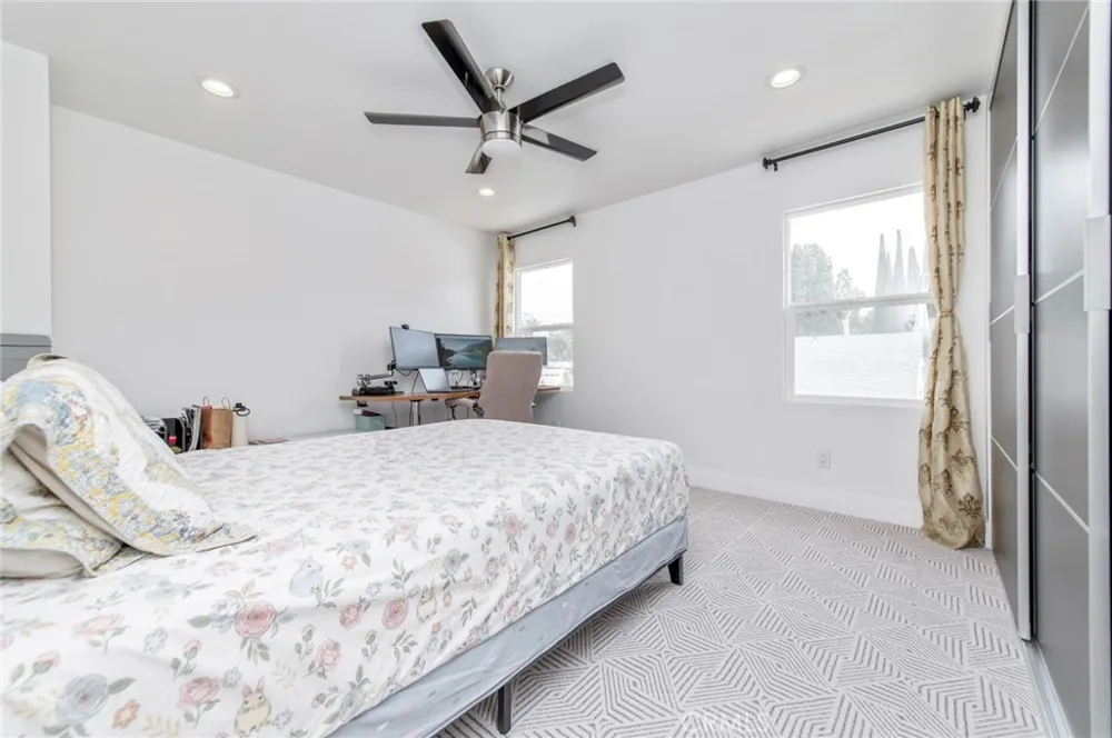 4512 Robinwood Irvine, CA 92604