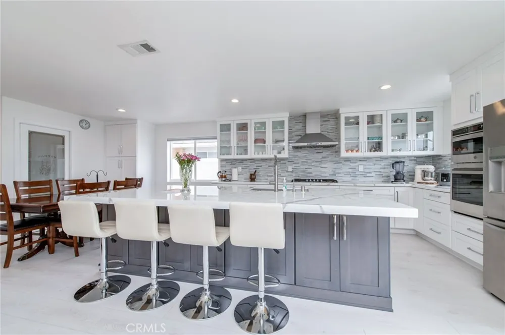 4512 Robinwood Irvine, CA 92604