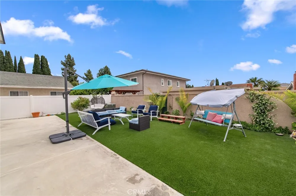 4512 Robinwood Irvine, CA 92604