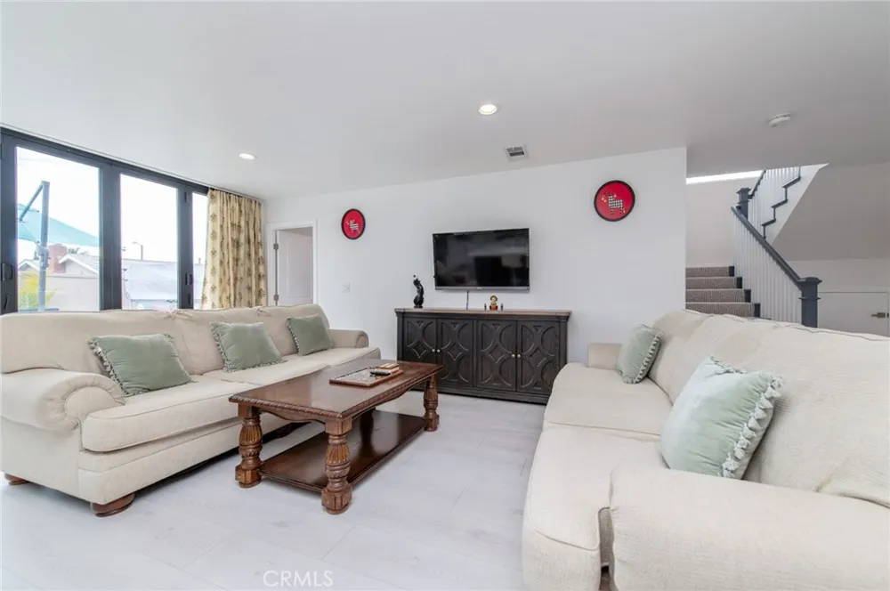 4512 Robinwood Irvine, CA 92604