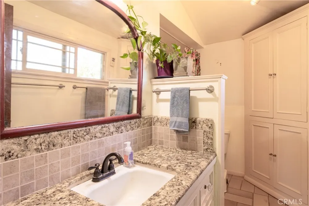42655 Highway 49 Ahwahnee, CA 93601