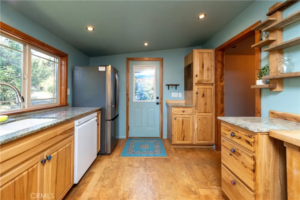 42655 Highway 49 Ahwahnee, CA 93601