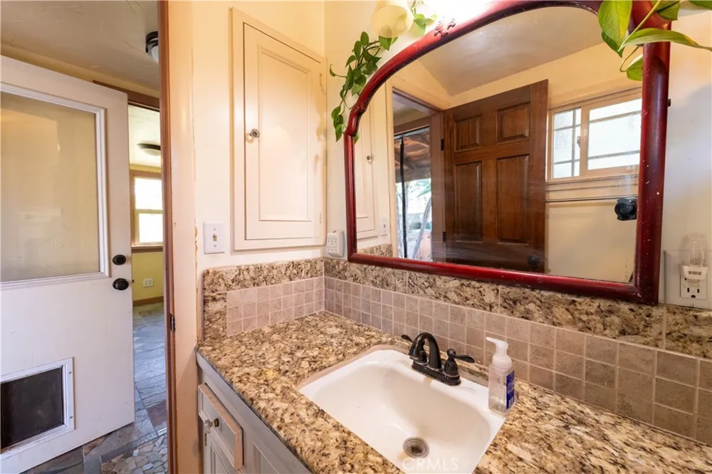 42655 Highway 49 Ahwahnee, CA 93601