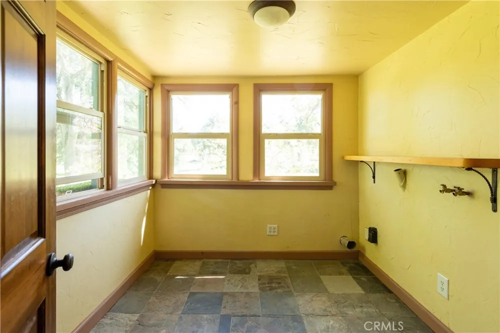 42655 Highway 49 Ahwahnee, CA 93601