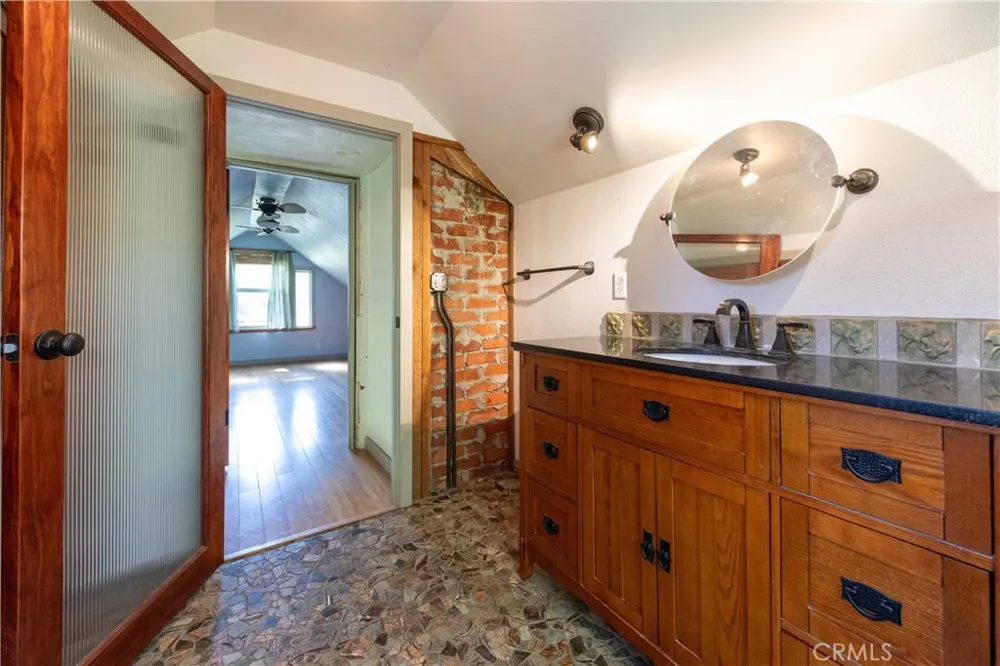 42655 Highway 49 Ahwahnee, CA 93601