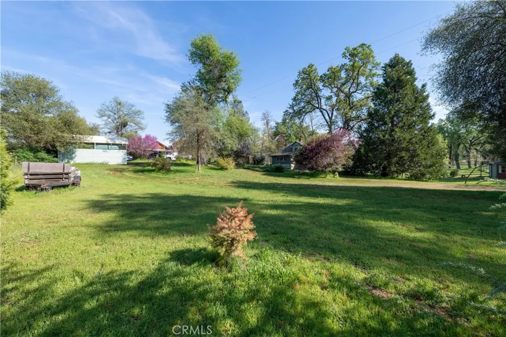 42655 Highway 49 Ahwahnee, CA 93601