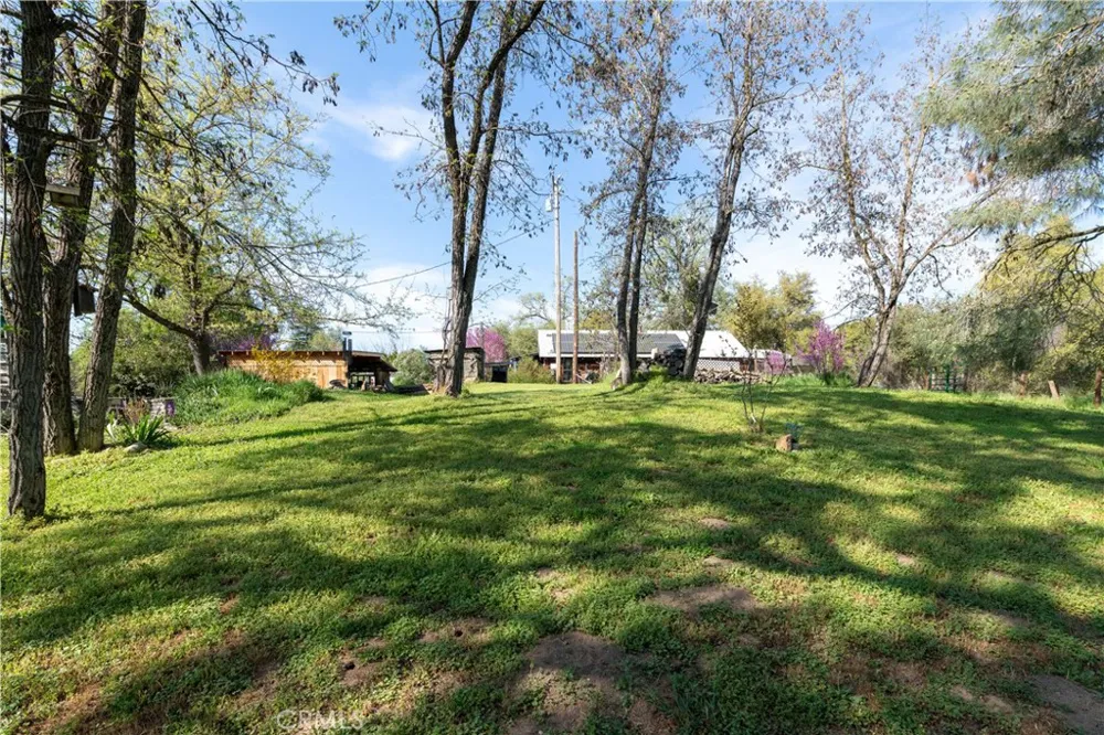 42655 Highway 49 Ahwahnee, CA 93601