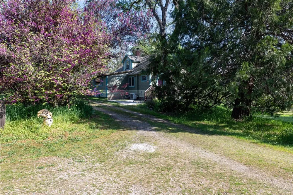 42655 Highway 49 Ahwahnee, CA 93601