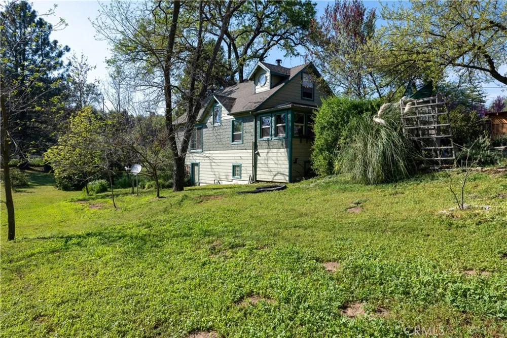 42655 Highway 49 Ahwahnee, CA 93601