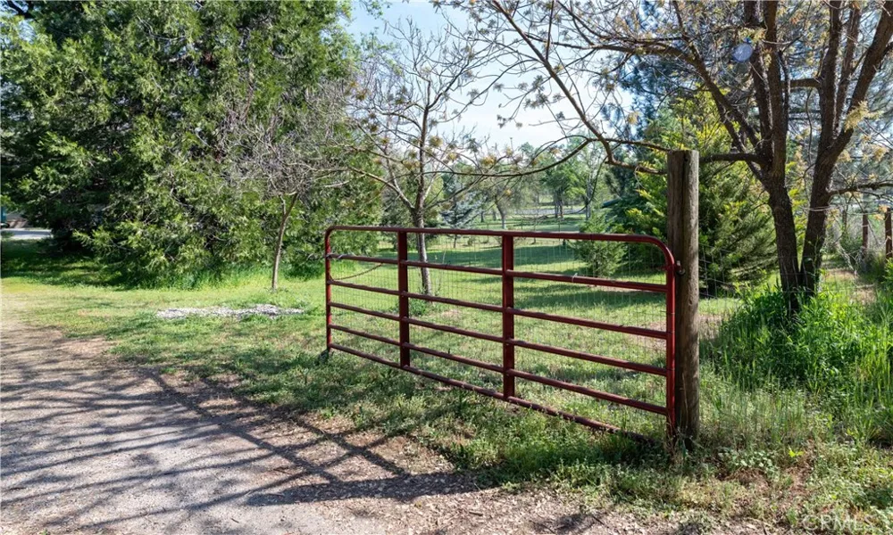 42655 Highway 49 Ahwahnee, CA 93601