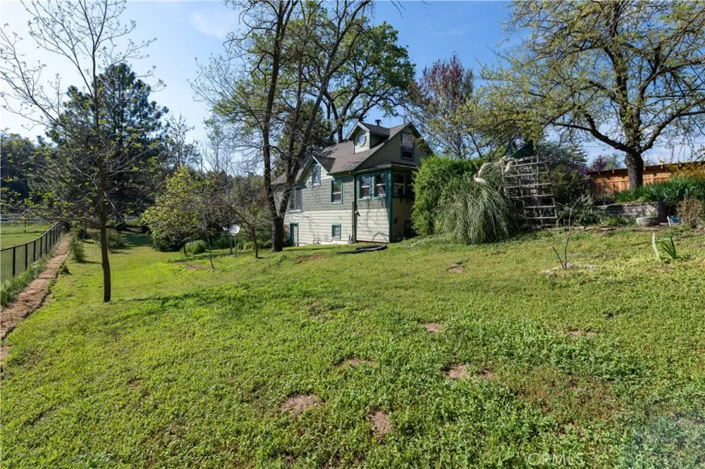 42655 Highway 49 Ahwahnee, CA 93601